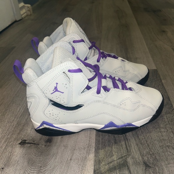 Women’s true flight Jordan’s, worn twice - Picture 2 of 3